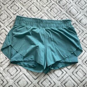 Lululemon Laser Speed Train Shorts 4.5”